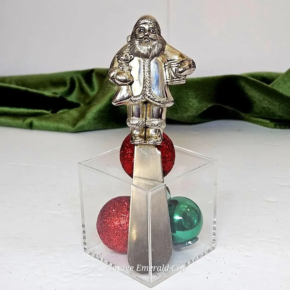 Vtg Silver 3D Santa Clause Holiday Knife Stainless Steel Butter Spreader Silver